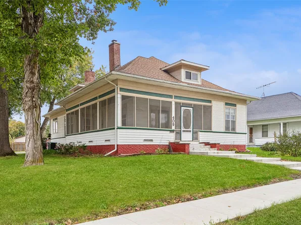 409 S 3rd St, Indianola, IA 50125