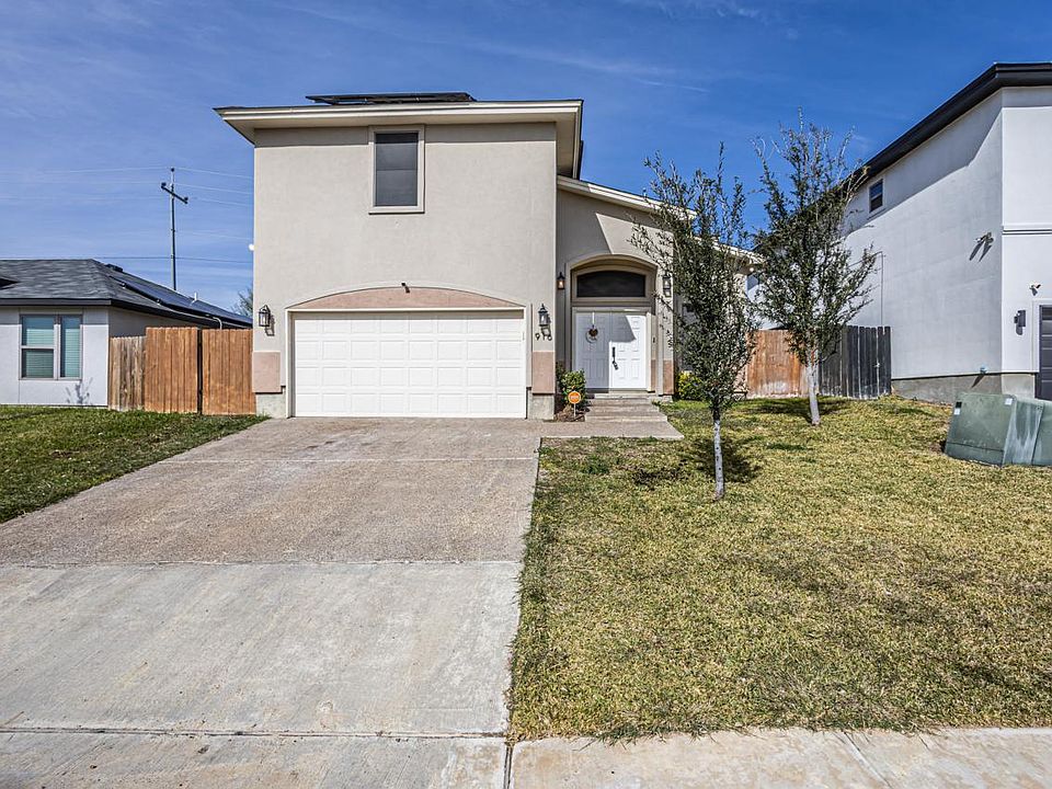 1st image of 916 La Muralla St
