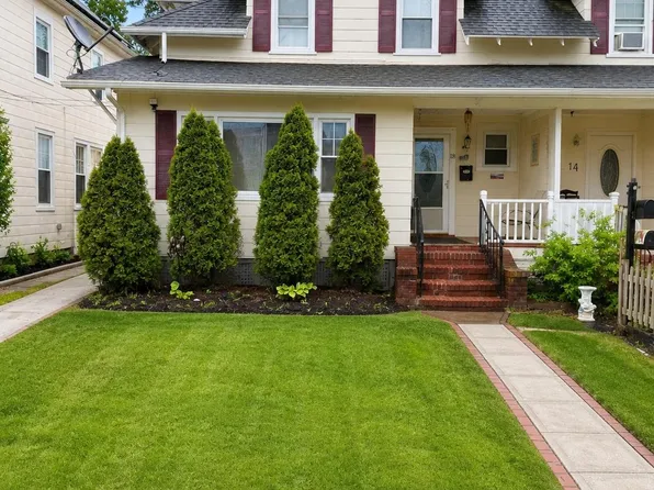 18 Elizabeth Court, Hempstead, NY 11550