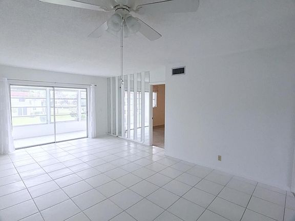 5th image of 33 Abbey Ln APT 206
