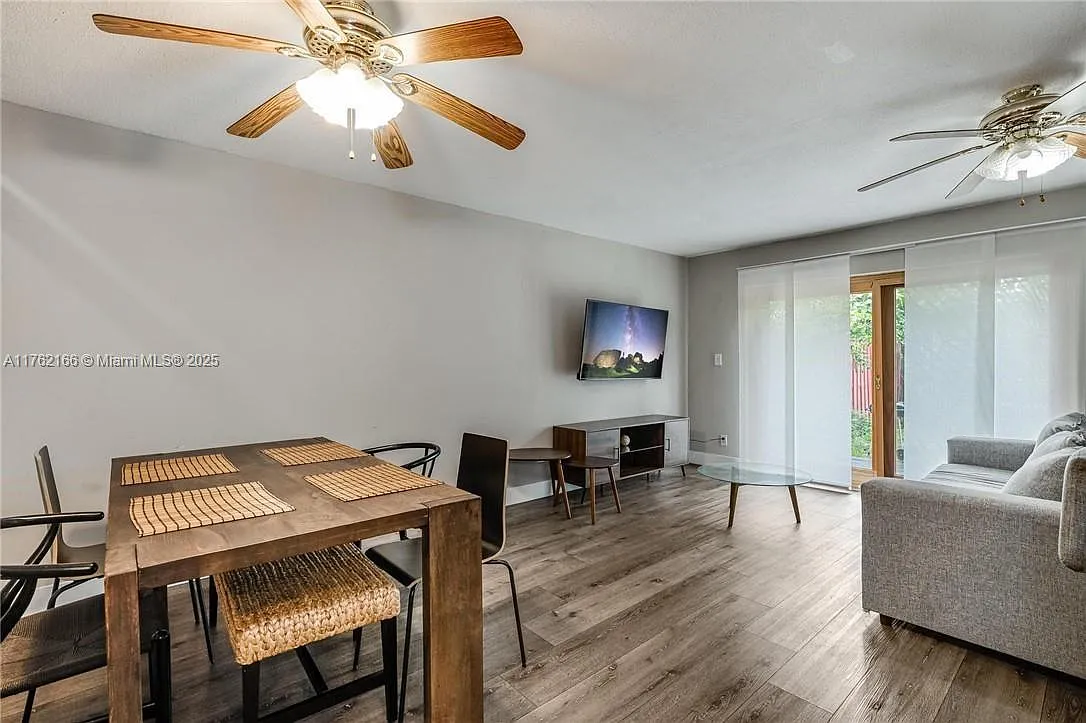 2 bed, 1345 sqft, $3,600 — Photo 4