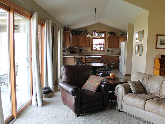 4th image of 396 Fitchs Farm Ct