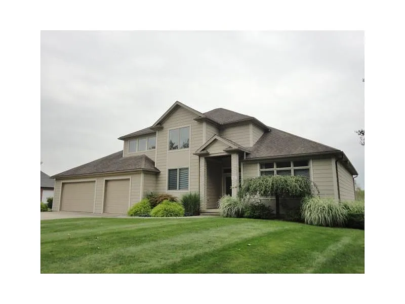 66 Village Park Dr photo 1