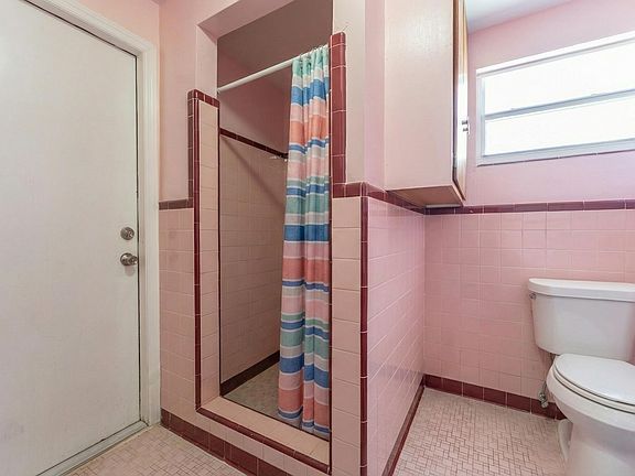 5th image of 137 W 34th Street