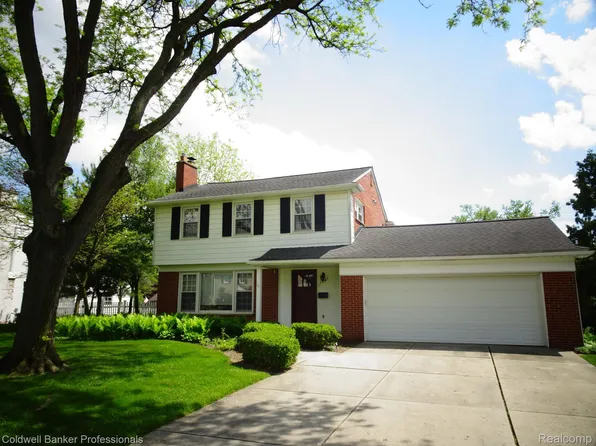 17841 Kirkshire Ave, Beverly Hills, MI 48025