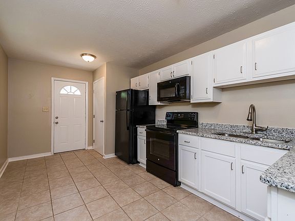 4th image of 3740 Shoreline Dr