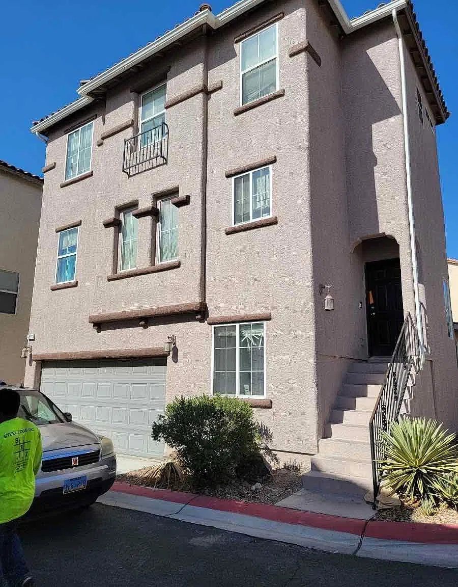 3 bed, 1364 sqft, $1,800 — Photo 2