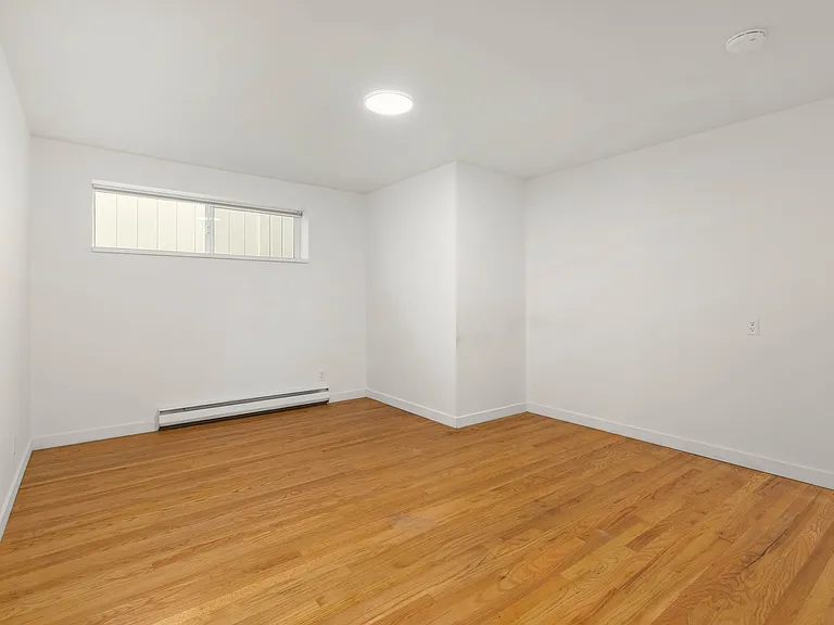 935 1st St S #4 — Photo 9