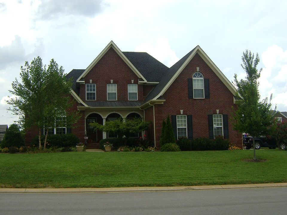 Front View on cul-da-sac OPEN floor plan