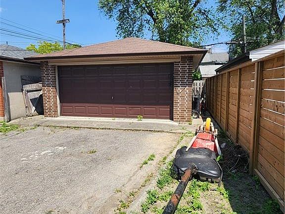4th image of 415 Symington Ave