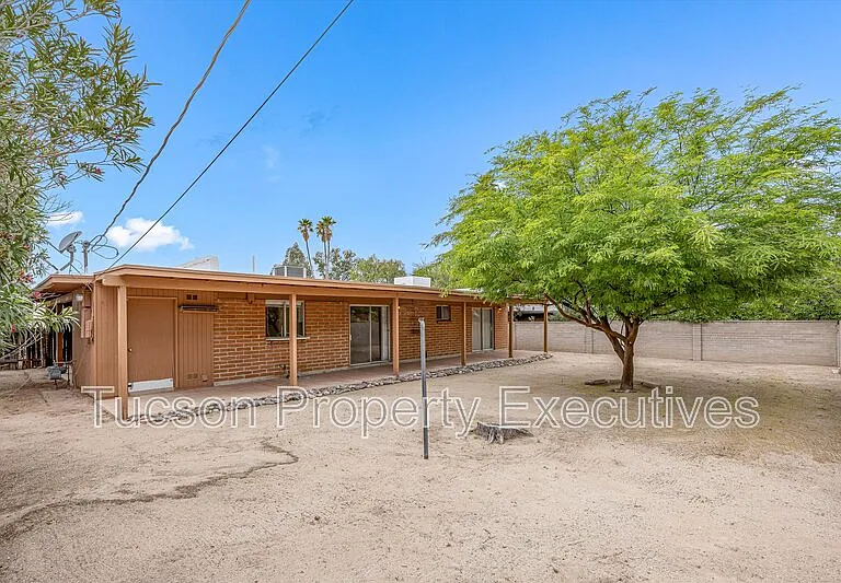 3534 N Palmer Dr — Photo 20