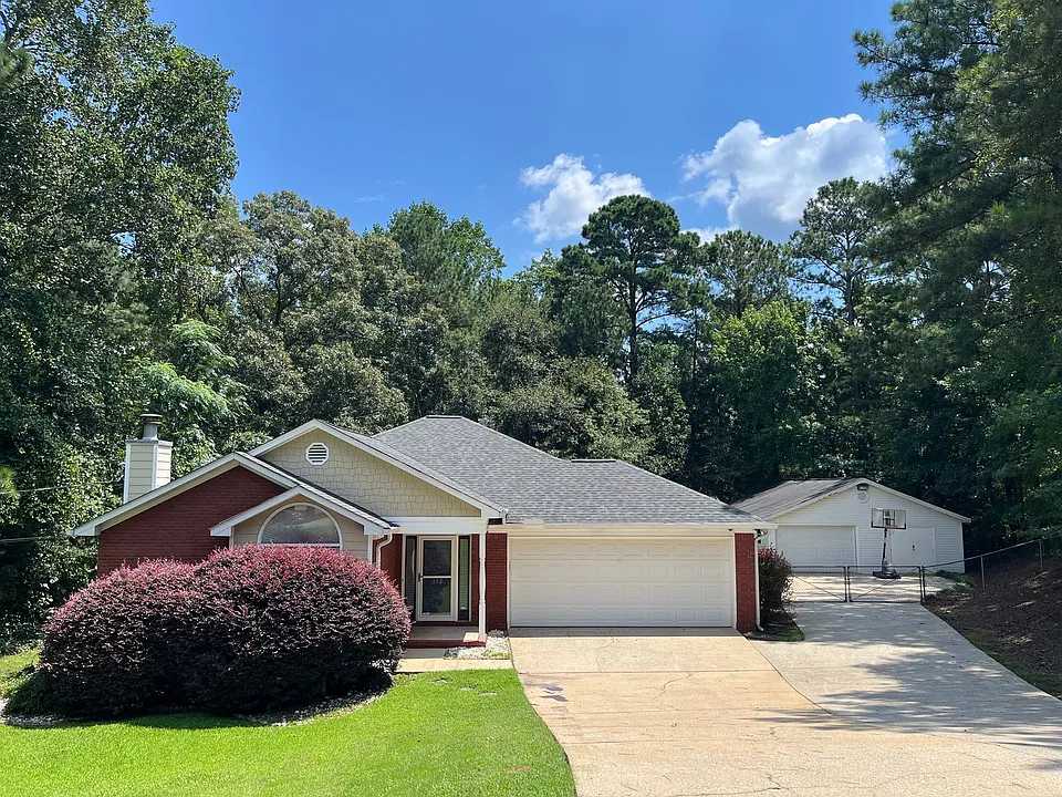 332 W Pine Dr