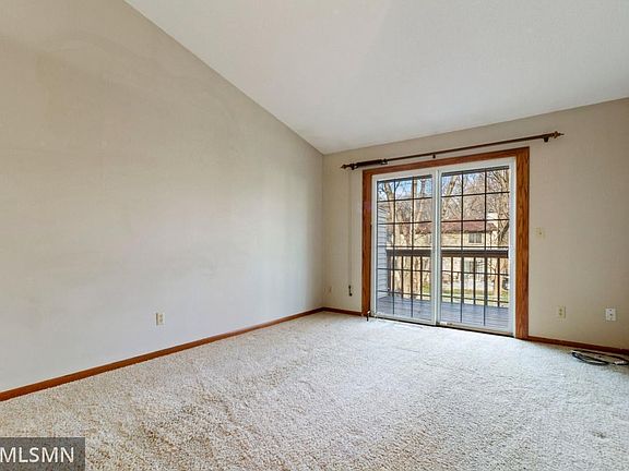 4th image of 1277 Hilltop Ct E