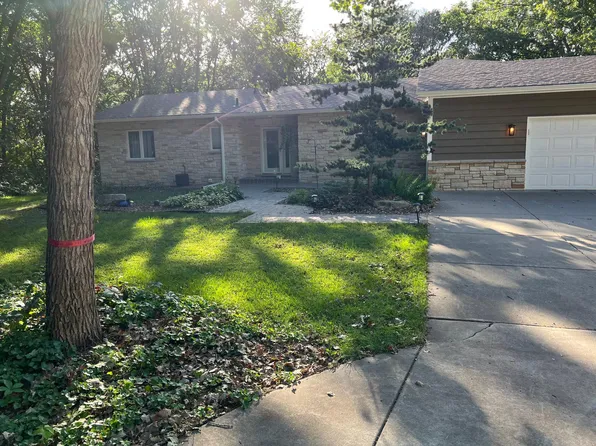 16080 Valley Dr NW, Andover, MN 55304