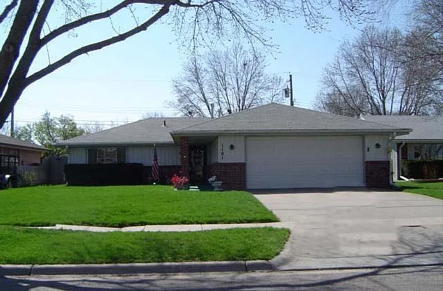 Building Photo - 1101 Manchester Dr