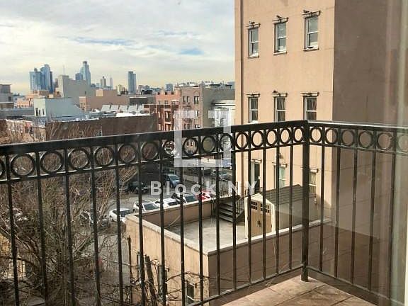 4th image of 3712 31st Ave APT 5R