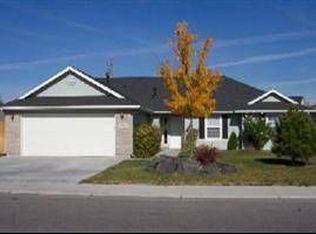 2202 E Harbour Grove Dr, Nampa, ID 83686