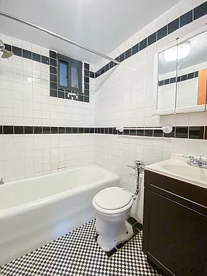 Rented by City Connections Realty | media 32