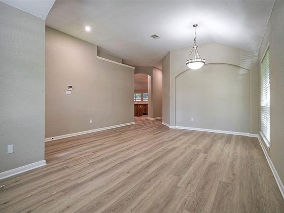 5th image of 3300 Taylor Falls Drive