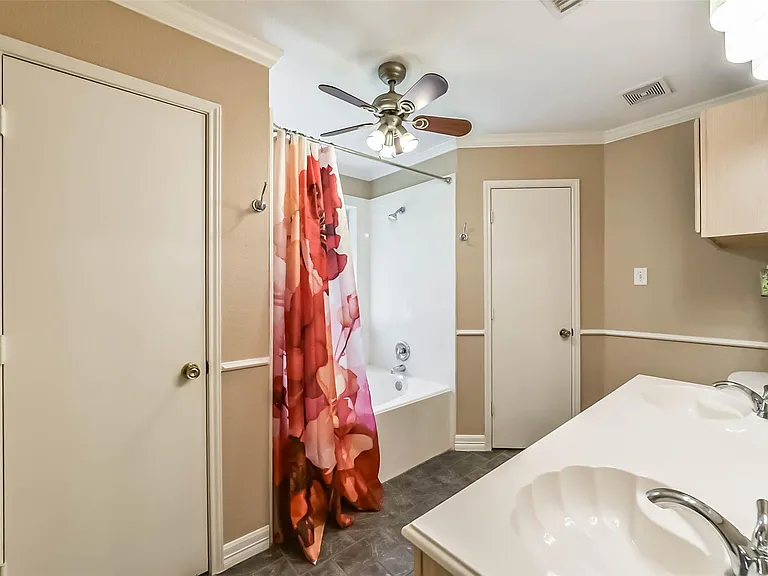 4111 Hermitage Hollow Ln — Photo 22