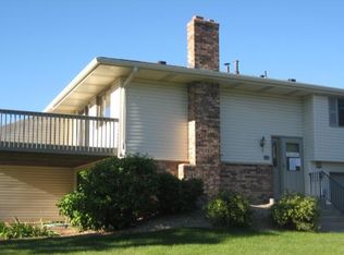 811 145th St E, Burnsville, MN 55337