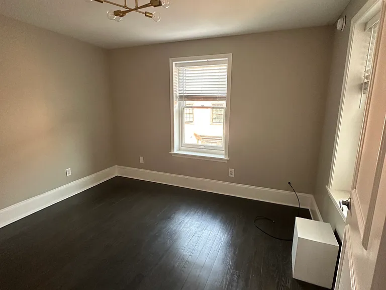 343 S 18th St #5 — Photo 8