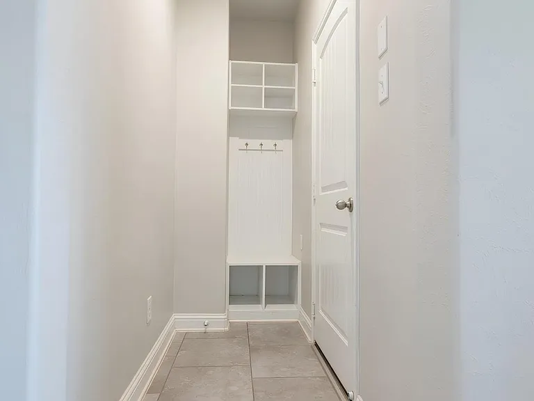 8206 Oxbow Manor Ln — Photo 12