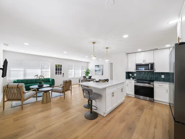 2770 Santa Barbara Dr NW, Atlanta, GA 30318