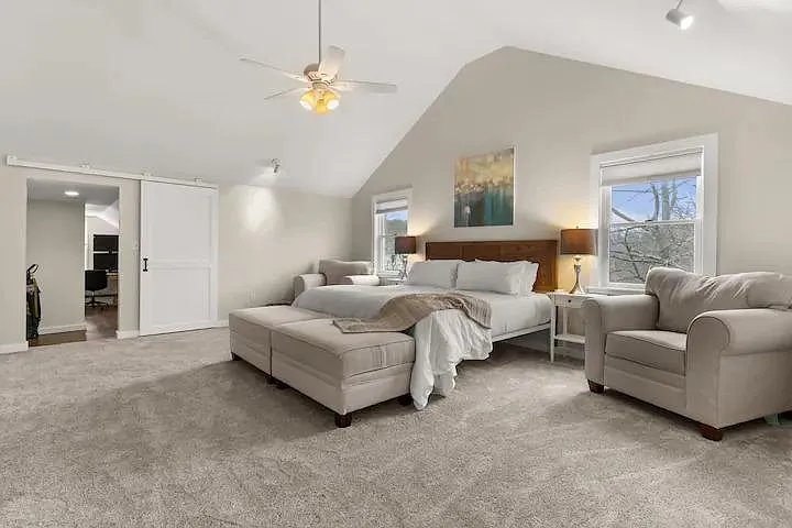29 Versailles Ave — Photo 20