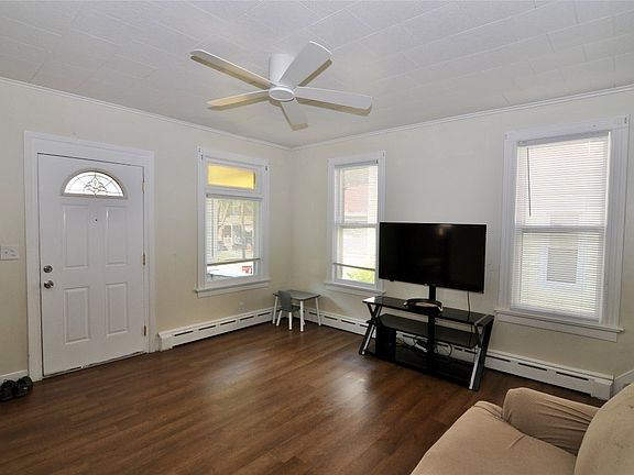 2nd image of 7 Pearl Ave