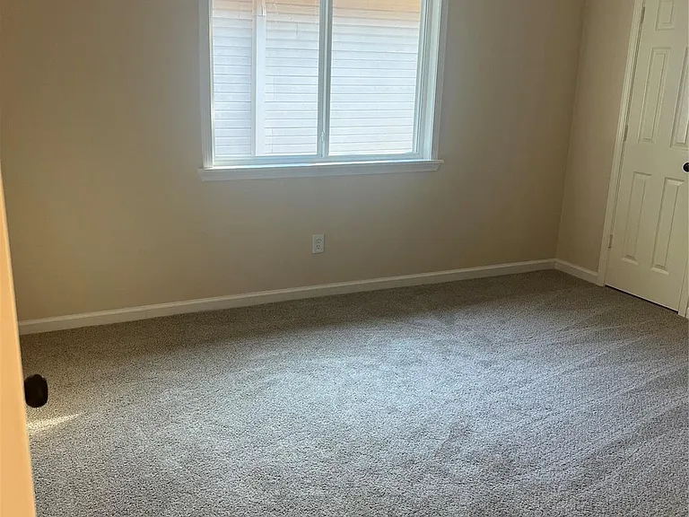 8023 Carmel Cir — Photo 12