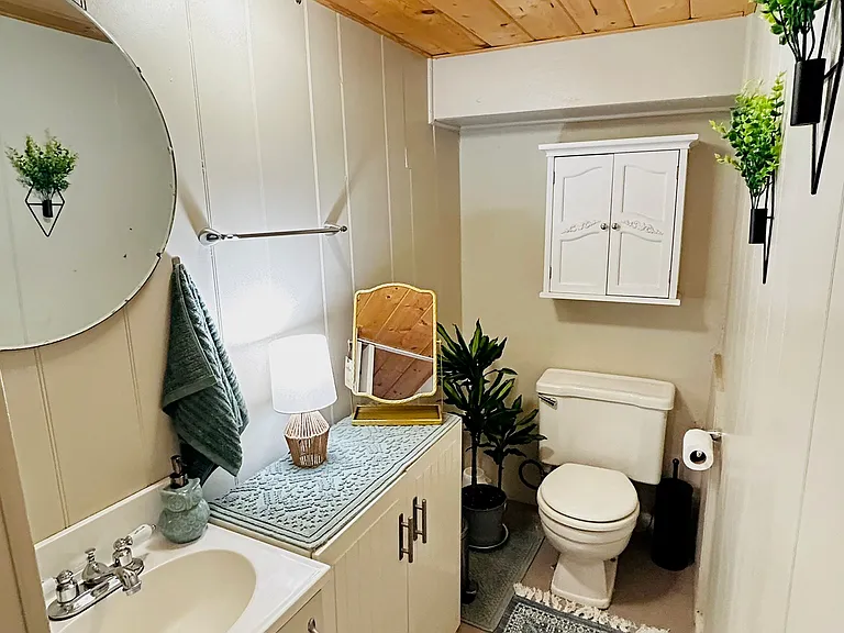 1916 Poplar Way — Photo 22