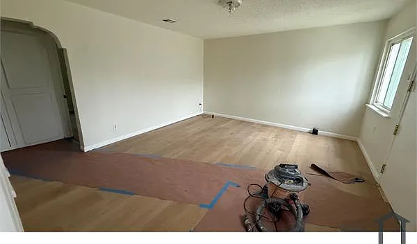 3 bed, 1100 sqft, $3,495 — Photo 2
