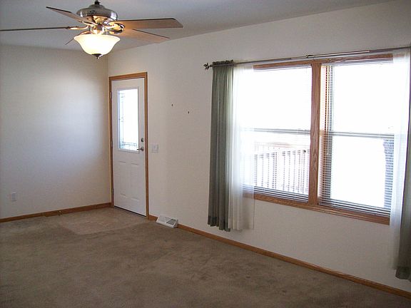Entry / Living Room