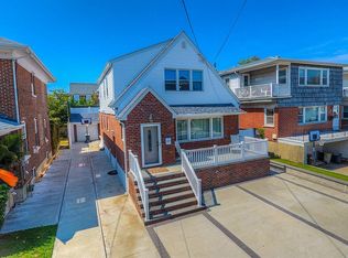 225 Beach 125 St, Belle Harbor, NY 11694