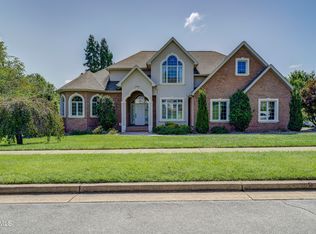 106 Countryside Dr, Johnson City, TN 37604