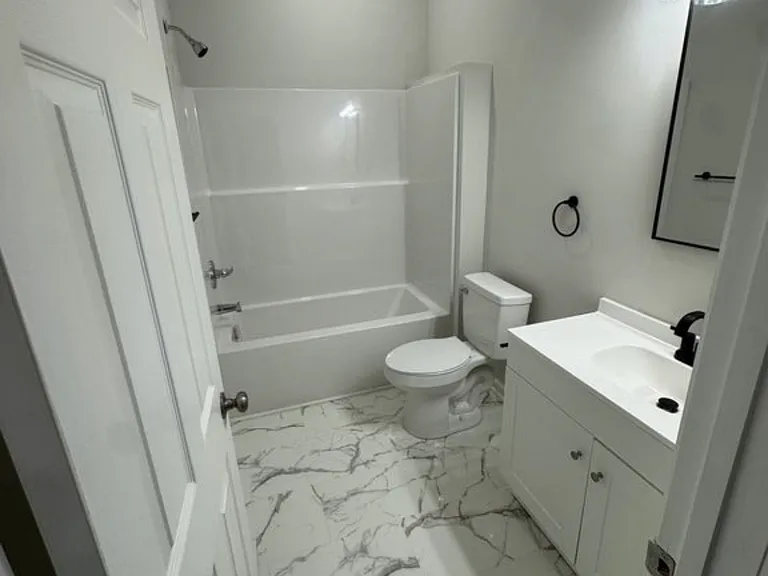 109 Blaze Dr — Photo 12