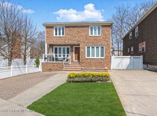 825 Willowbrook Rd, Staten Island, NY 10314