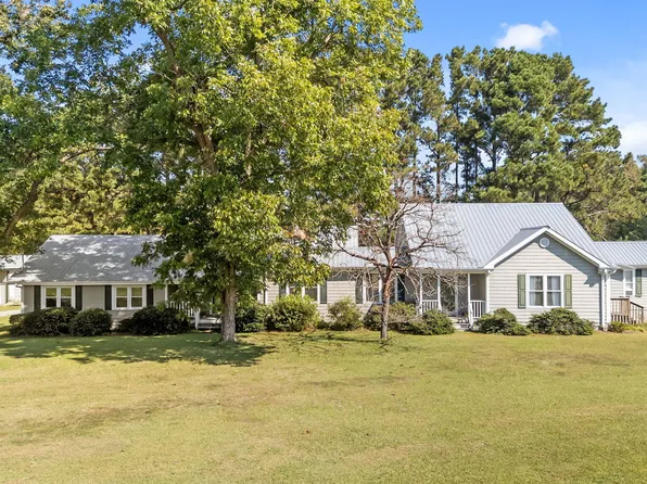 1208 Peach Orchard Rd, Four Oaks, NC 27524