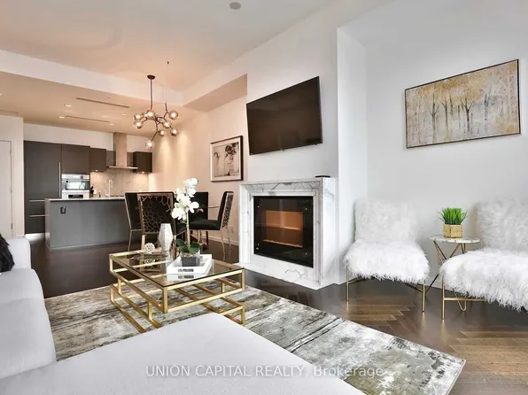 180 University Ave #5805, Toronto, ON M5H 0A2