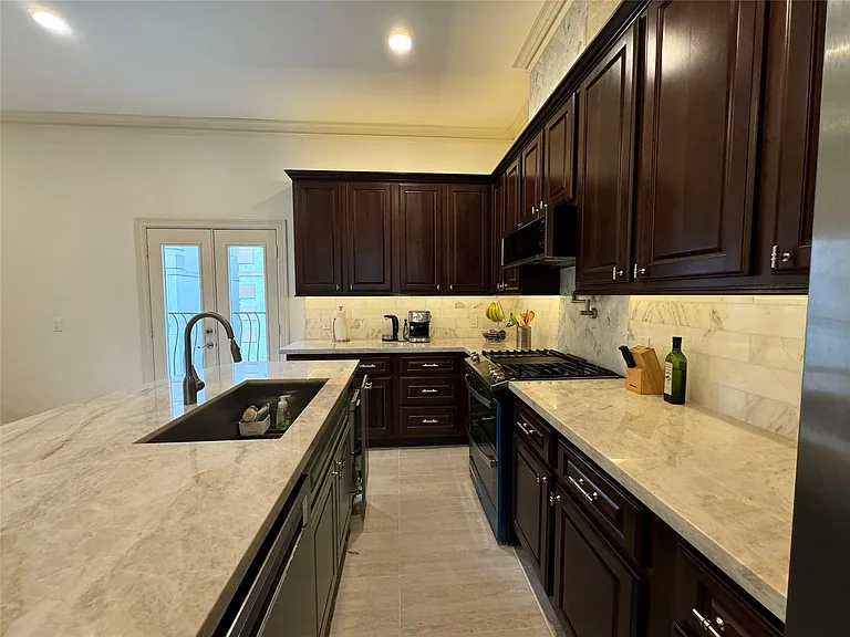 2540 Prospect St #G — Photo 16