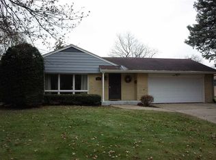 1206 Mayfair Pl, Rockford, IL 61107