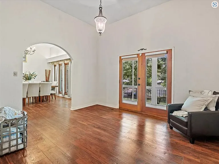 219 Shoreline Rd — Photo 10
