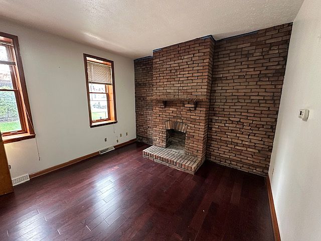 1st image of 2105 Wrights Way Floor 1