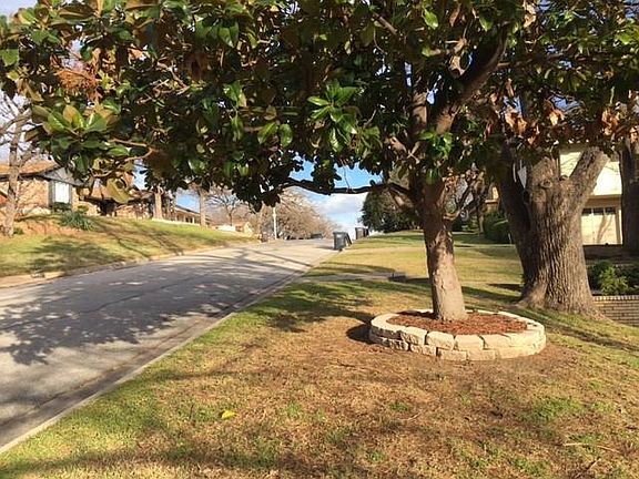 5th image of 7520 Yolanda Dr