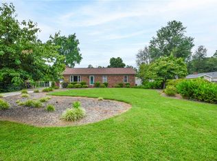 5004 Renville Dr, Greensboro, NC 27406