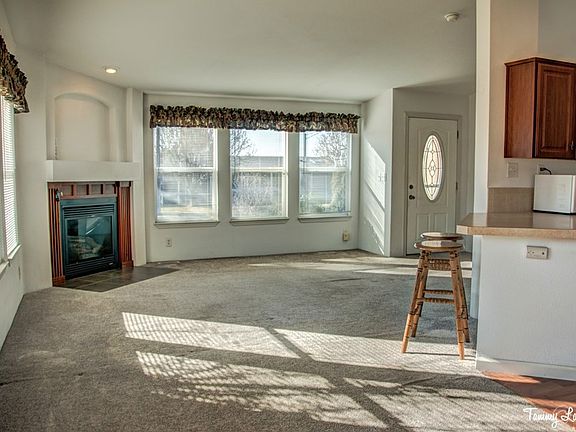 4th image of 900 NE Alden St