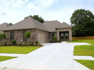 109 Piper Crest Ln, Youngsville, LA 70592