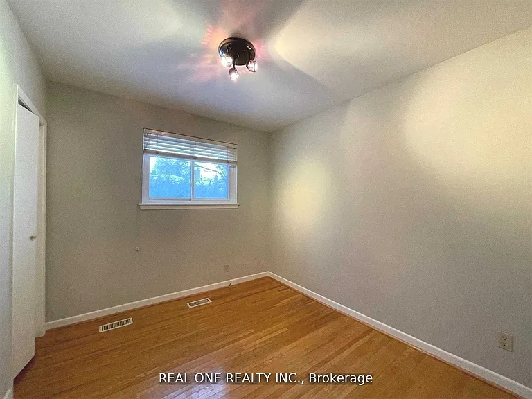 17 Valleycrest Ave — Photo 9