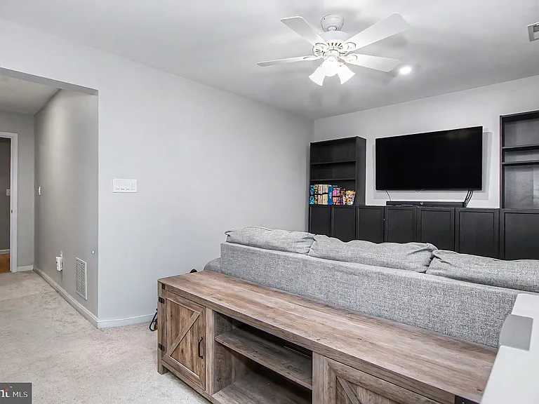 510 Lilac Ter NE — Photo 33